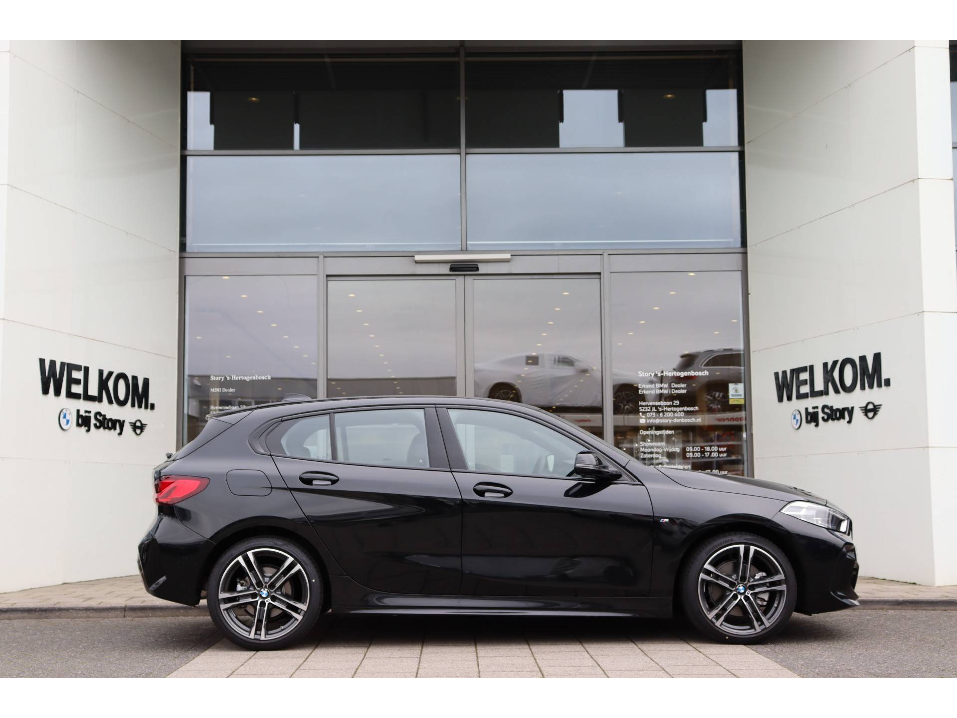 BMW 1-serie 118i Executive M Sport Automaat / Sportstoelen / LED / Live ...